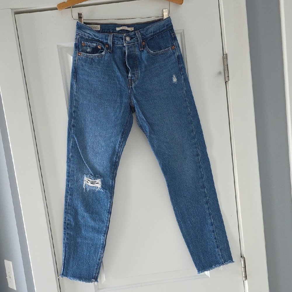 Levi Wedgie Blue Lightly Distressed Ankle Jeans